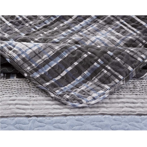 Better Homes Style Other - Better Homes Style Full/Queen Reversible Quilt, Blue, Gray, & White